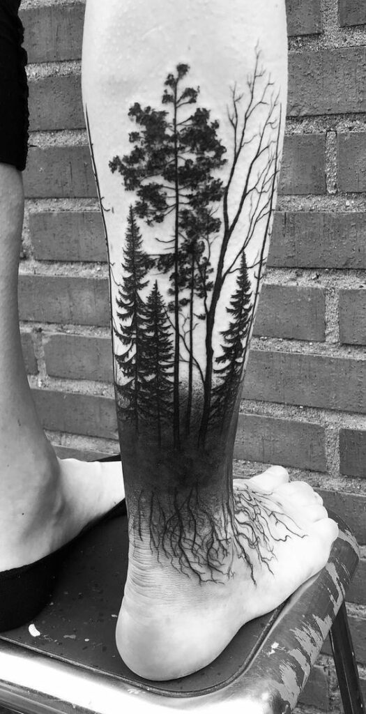 Tatuajes de bosques en la pierna....
