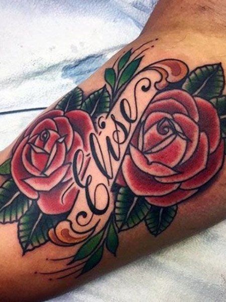 Tatuajes de rosas con nombres para hombres