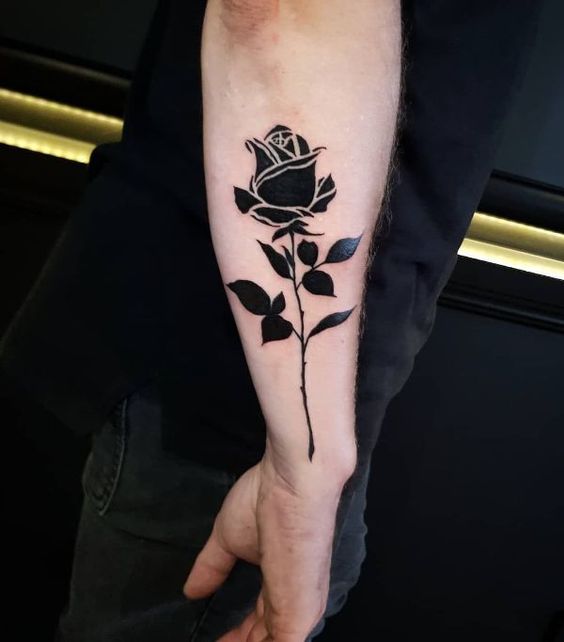 tatuajes de rosas negras